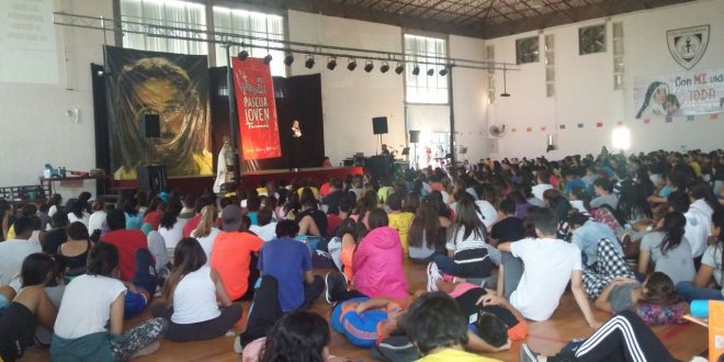 Alumnos y Exploradores de Don Bosco en PASCUA JOVEN