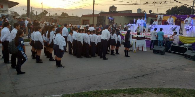 Primera Bendición de uniformes del Batallón en formación de Aguilares