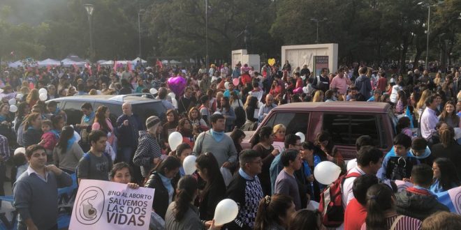 miles de tucumanos marcharon en contra del aborto